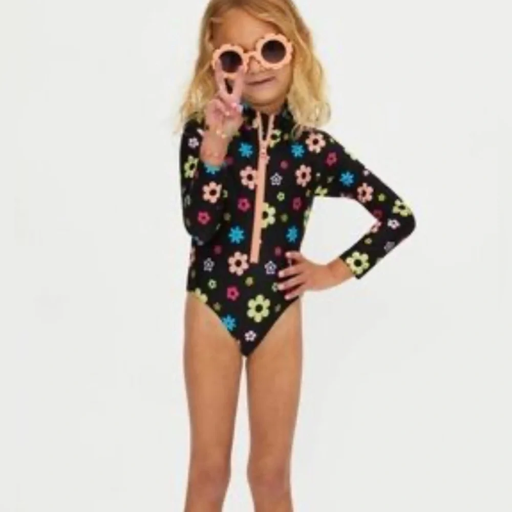 BEACH RIOT GIRLS' CHARLIE RASHGUARD size 11/12 NNT